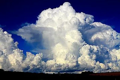 Dentro le Tempeste: Come Nascono e Crescono le Celle Temporalesche